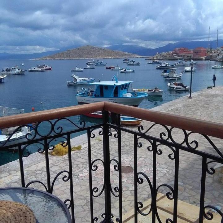 Апартаменти House Galini Chalki Town Екстер'єр фото